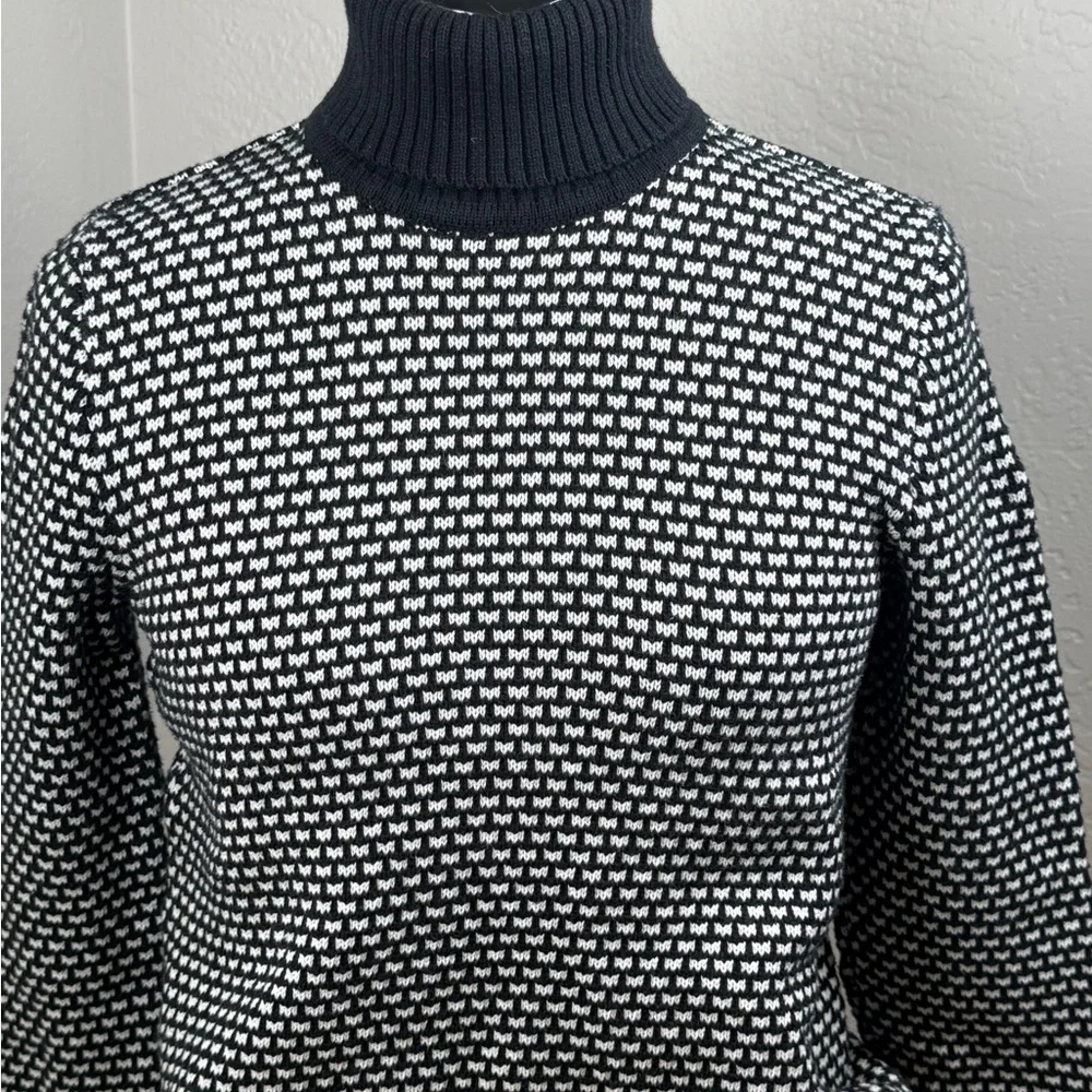 Karen Scott Black White 100% Cotton  Turtleneck Sweater Size Petite Medium